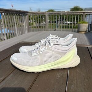 Lululemon blissfeel Women’s Running Shoe Size 9